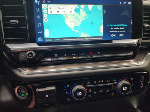 Used 2024 Chevrolet Silverado 3500 LTZ w/ LTZ Convenience Package image 11