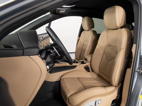 New 2026 Porsche Macan S image 5