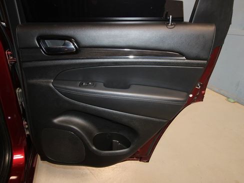 Used 2020 Jeep Grand Cherokee Overland image 30