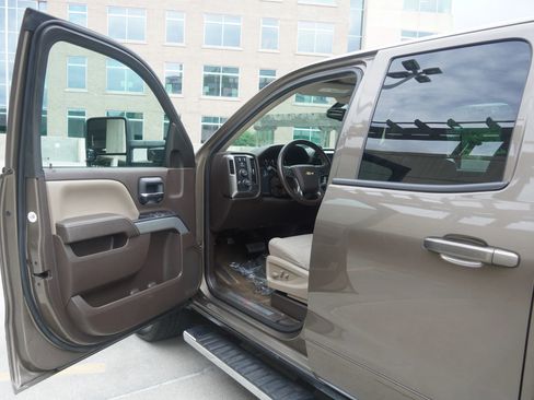 Used 2015 Chevrolet Silverado 1500 LT w/ LT Convenience Package AWD/4WD image 40