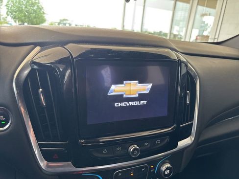 Used 2023 Chevrolet Traverse RS AWD/4WD image 4