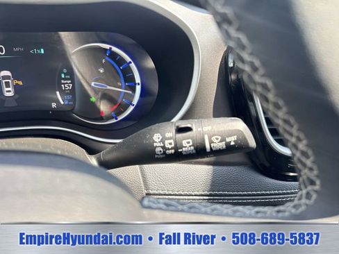Used 2023 Chrysler Pacifica Touring-L FWD image 32