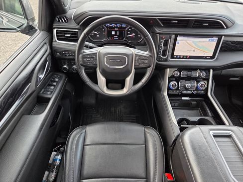Used 2021 GMC Yukon Denali w/ Denali Premium Package AWD/4WD image 4