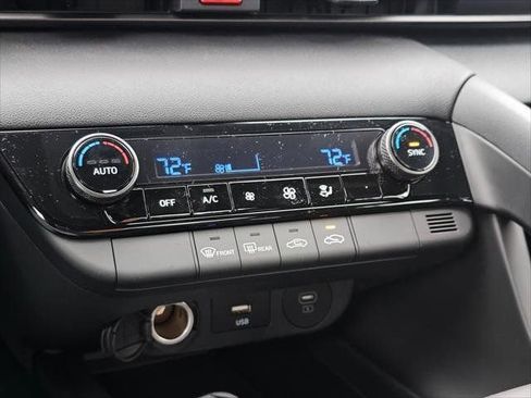 New 2026 Hyundai Elantra Sport FWD image 22