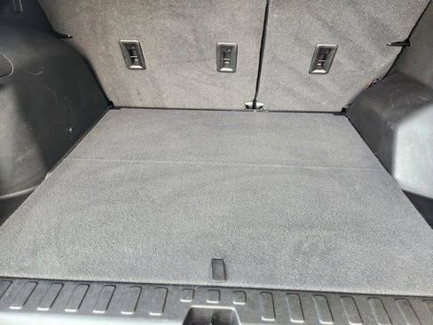 Used 2021 Chevrolet Equinox LS w/ LS Convenience Package image 32