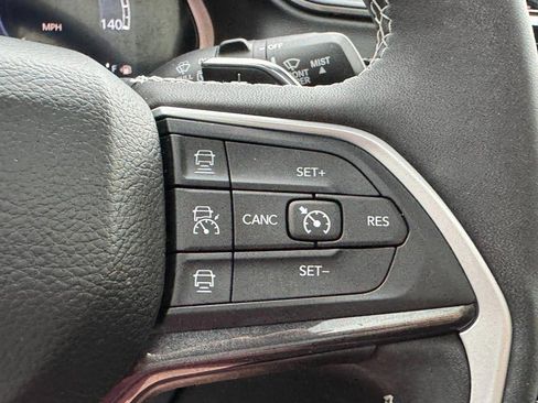 Used 2023 Jeep Grand Cherokee Altitude AWD/4WD image 19