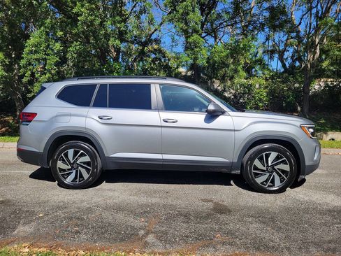 Used 2026 Volkswagen Atlas SE FWD image 8