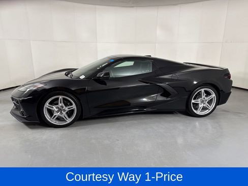 Used 2025 Chevrolet Corvette Stingray Convertible w/ Battery Protection Package RWD image 6