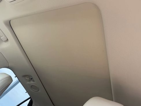 Used 2020 Ford Explorer Platinum w/ Premium Technology Package image 20