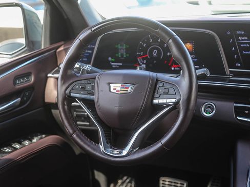 Used 2023 Cadillac Escalade ESV V AWD/4WD image 13