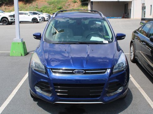 Used 2014 Ford Escape Titanium w/ Equipment Group 401A AWD/4WD image 2