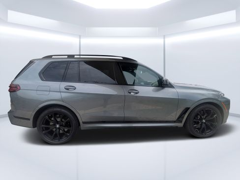 Used 2026 BMW X7 M60i AWD/4WD image 2