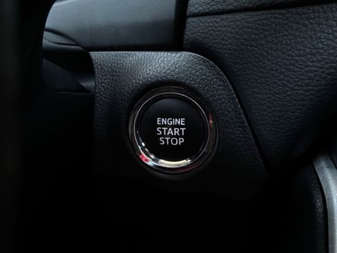 Used 2025 Toyota RAV4 XLE FWD image 28