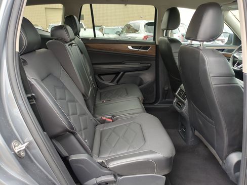 Used 2024 Volkswagen Atlas SE image 32