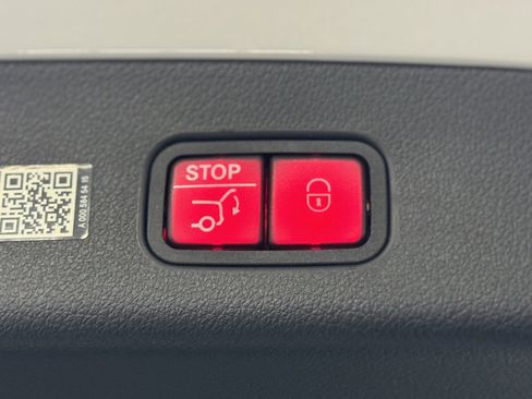 Certified 2023 Mercedes-Benz GLC 300 GLC 300 image 17