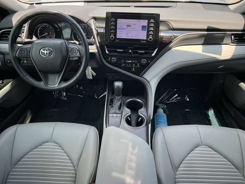 Used 2024 Toyota Camry SE FWD image 17