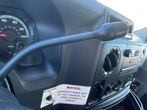 Used 2011 Ford E-450 and Econoline 450 Super Duty image 18