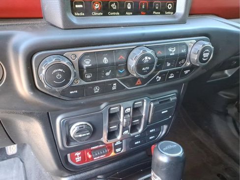 Used 2021 Jeep Gladiator Rubicon AWD/4WD image 25