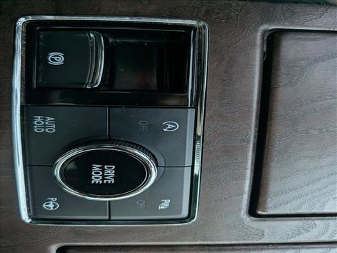 Used 2018 Lincoln Navigator Reserve w/ Technology Package image 40