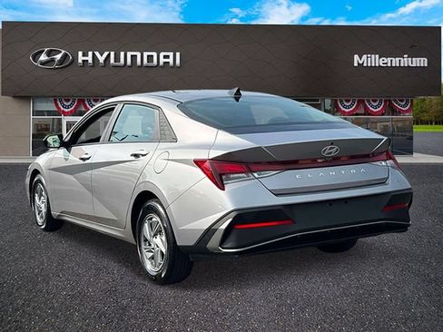 Certified 2026 Hyundai Elantra SE w/ Cargo Package FWD image 5