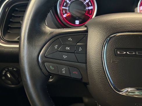 Used 2016 Dodge Challenger SXT RWD image 11