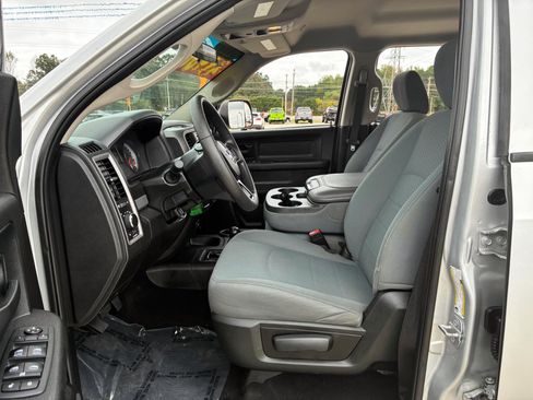 Used 2018 RAM 3500 Tradesman w/ Chrome Appearance Group image 11