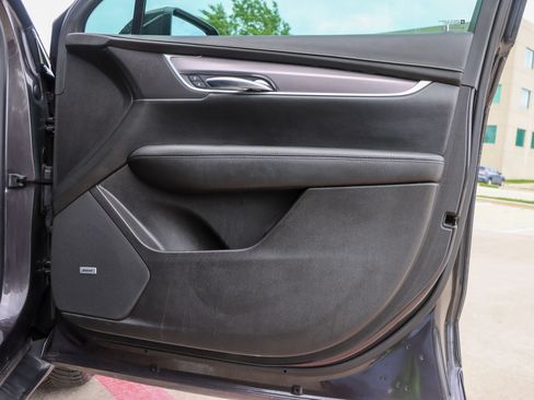Used 2019 Cadillac XT5 Premium Luxury w/ Driver Assist Package FWD image 10