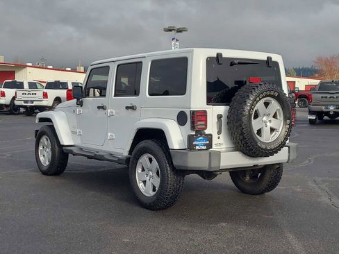 Used 2012 Jeep Wrangler Unlimited Sahara w/ Connectivity Group image 12