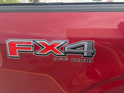 Used 2022 Ford F150 Lariat AWD/4WD image 6