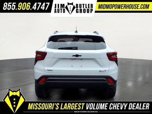 New 2026 Chevrolet Trax LT w/ Driver Confidence Package FWD image 4