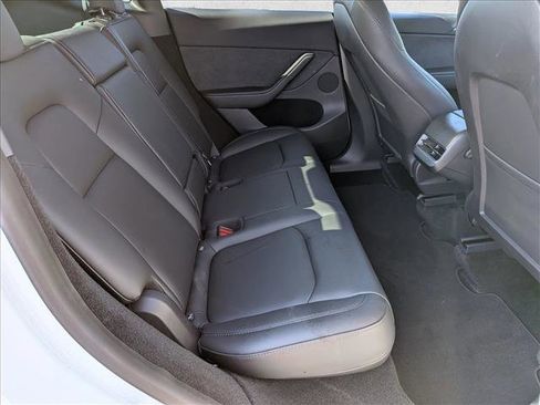 Used 2023 Tesla Model Y Long Range image 18