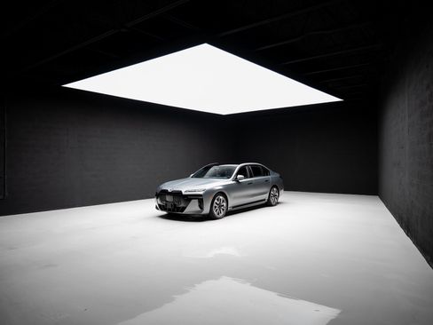 Used 2023 BMW i7 xDrive60 image 86