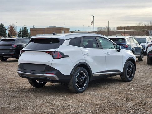 New 2026 Kia Sportage EX image 3