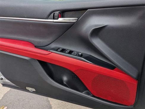 Used 2020 Toyota Camry XSE image 15