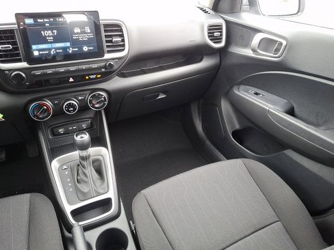 New 2026 Hyundai Venue SE image 11