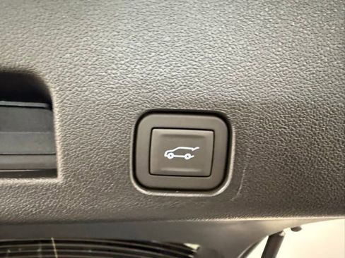 New 2026 GMC Acadia Denali w/ Super Cruise Package image 9