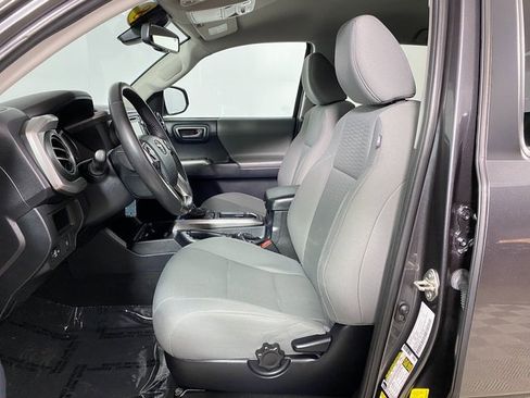 Used 2018 Toyota Tacoma SR5 image 10