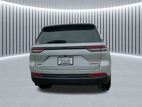 New 2025 Jeep Grand Cherokee Limited w/ Black Appearance Package image 11