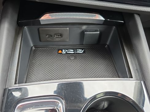 Used 2025 Buick Envision Preferred AWD/4WD image 24