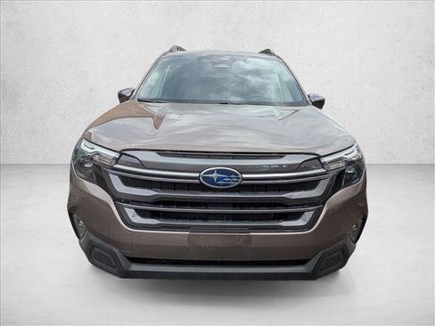 Used 2025 Subaru Forester Premium AWD/4WD image 2