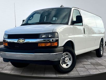 New 2025 Chevrolet Express 3500 Extended w/ Driver Convenience Package