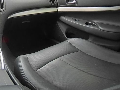 Used 2015 INFINITI Q40 w/ Navigation Package image 22