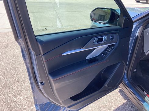 Used 2025 Ford Explorer ST AWD/4WD image 9