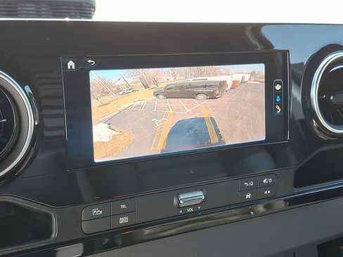 Used 2025 Mercedes-Benz Sprinter 2500 image 18