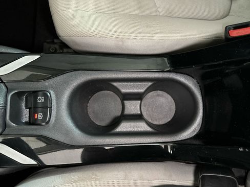 Used 2021 Toyota Corolla LE image 28