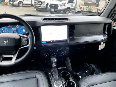 New 2025 Ford Bronco Badlands image 8