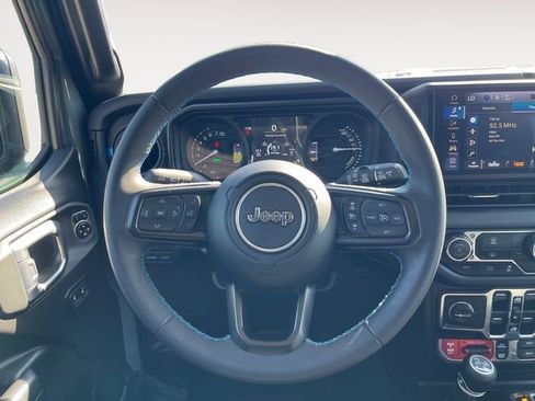 Used 2024 Jeep Wrangler Unlimited Rubicon 4xe AWD/4WD image 12