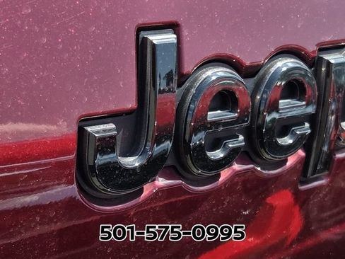 Used 2023 Jeep Grand Cherokee L Laredo AWD/4WD image 10