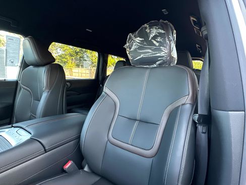 New 2026 Nissan Armada SL w/ Captain's Chari Seat Package image 25