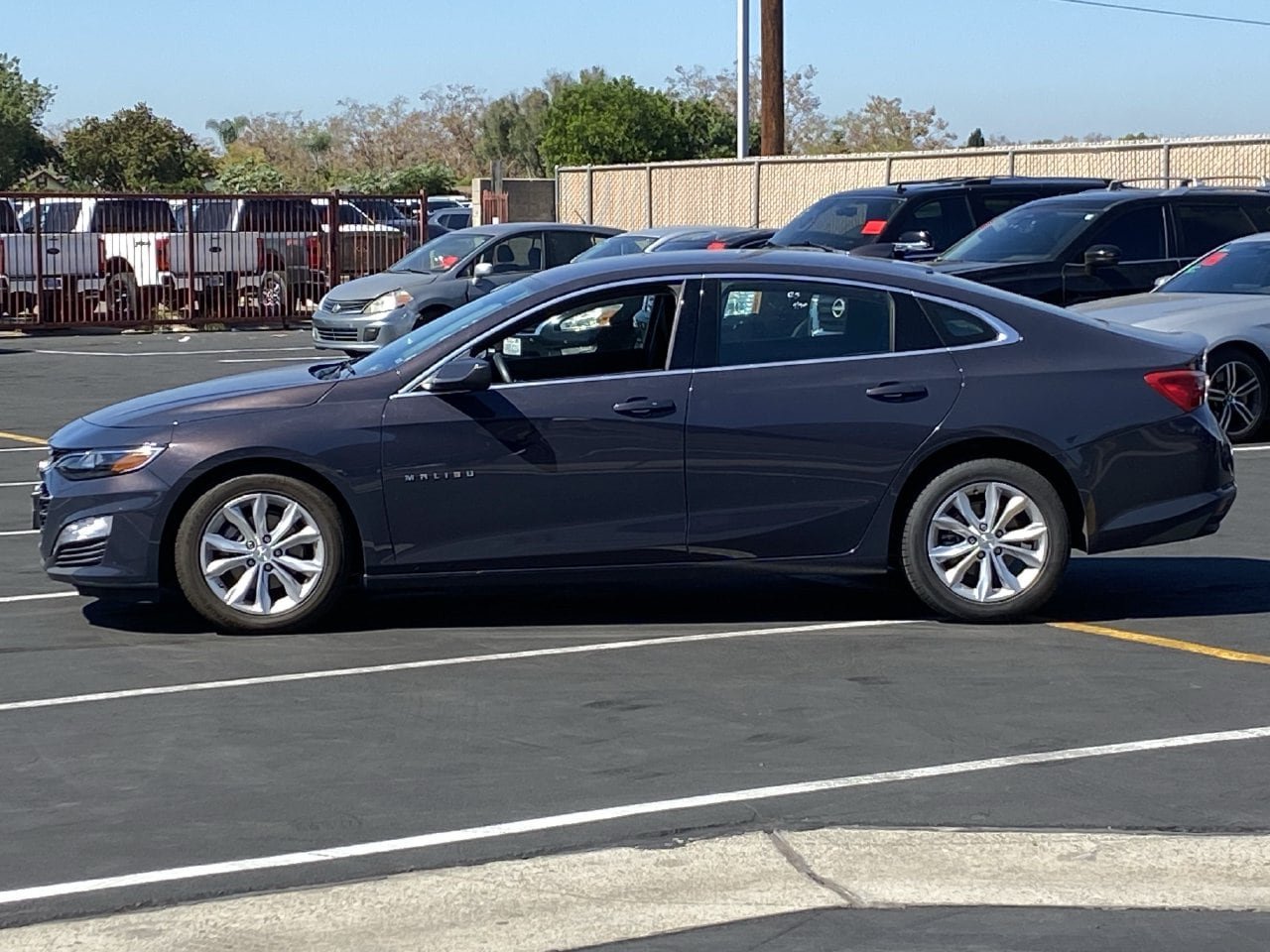 Used 2025 Chevrolet Malibu LT FWD image 3